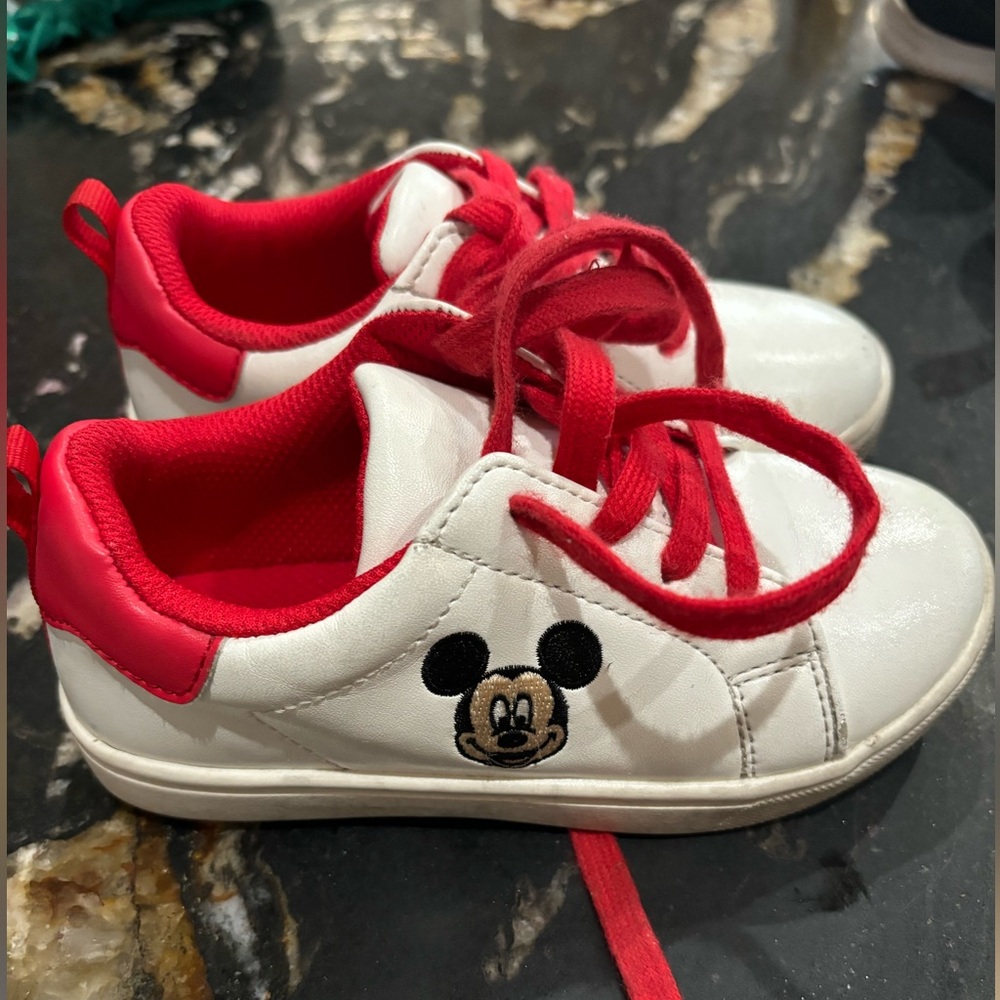 Toddler boy size 10c